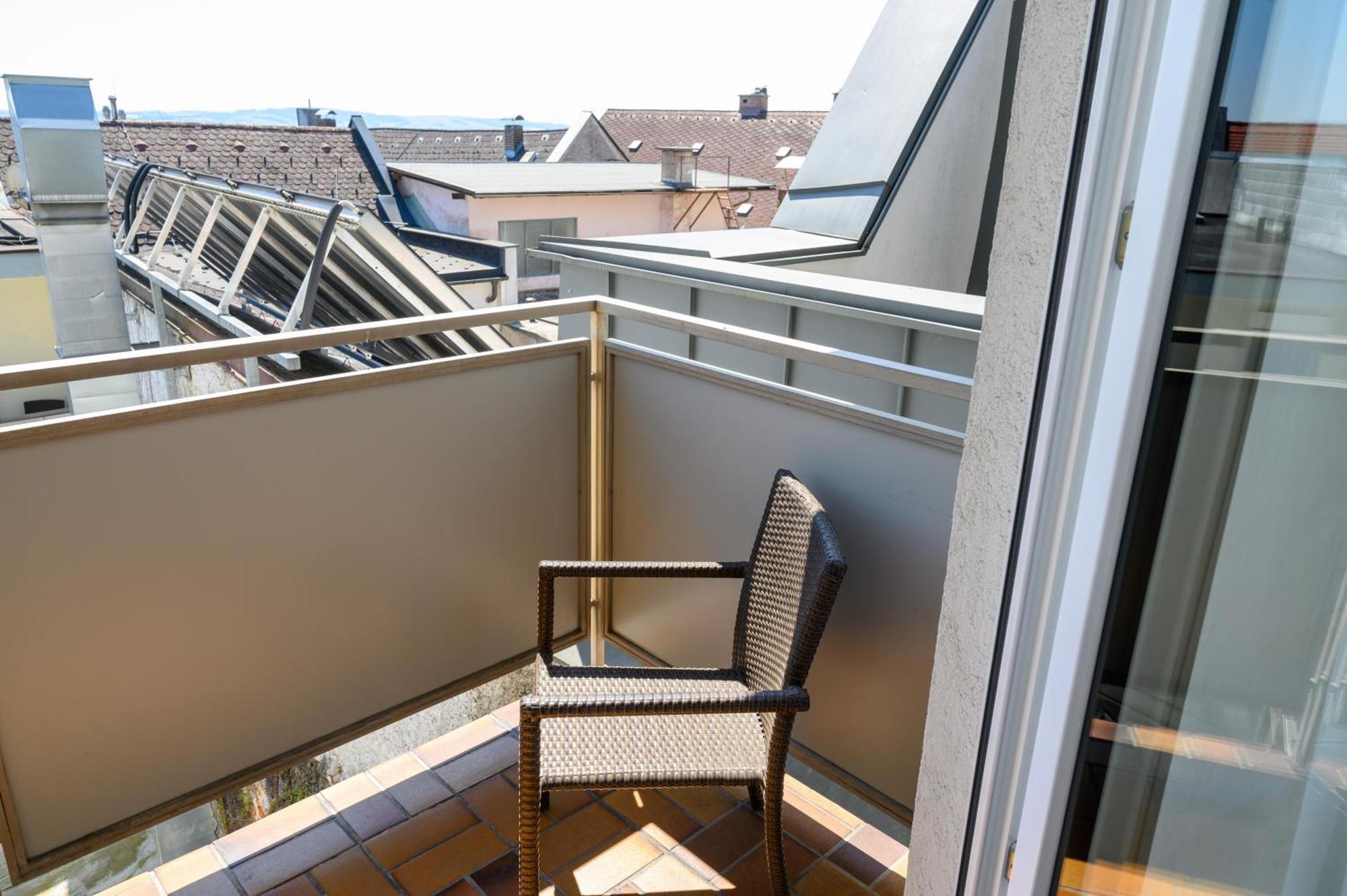 Appartement-Hotel Gh Zum Goldenen Schiff Enns Exterior foto