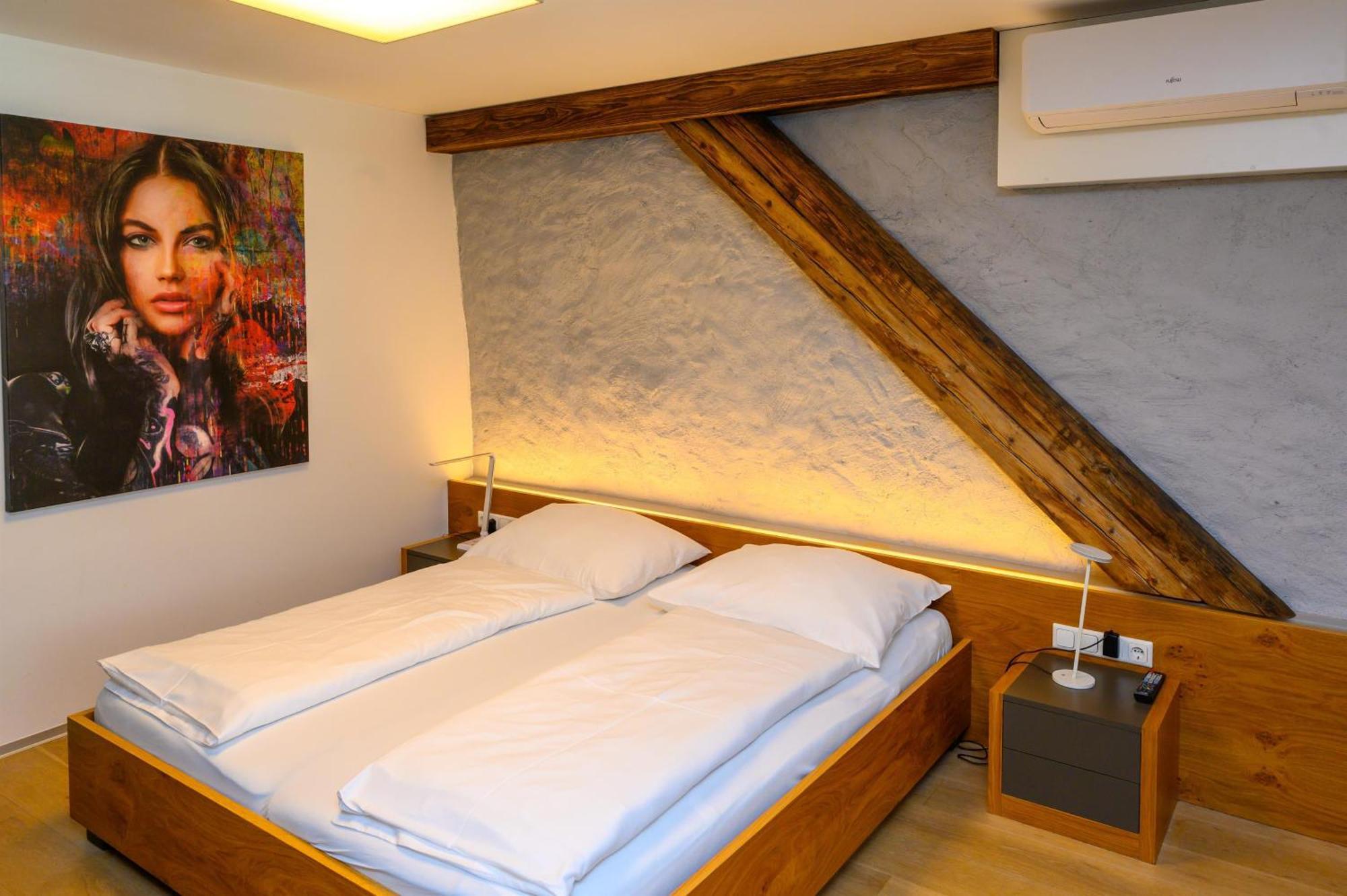 Appartement-Hotel Gh Zum Goldenen Schiff Enns Exterior foto