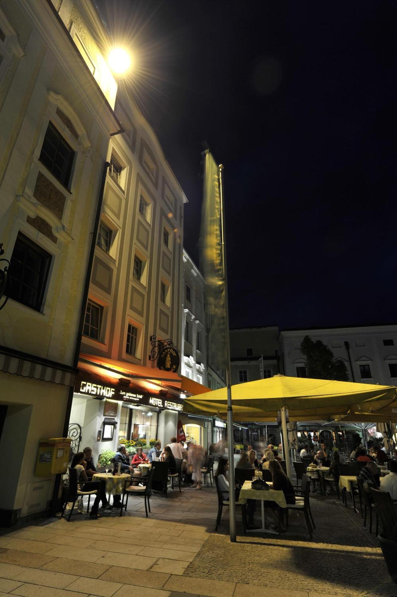 Appartement-Hotel Gh Zum Goldenen Schiff Enns Exterior foto