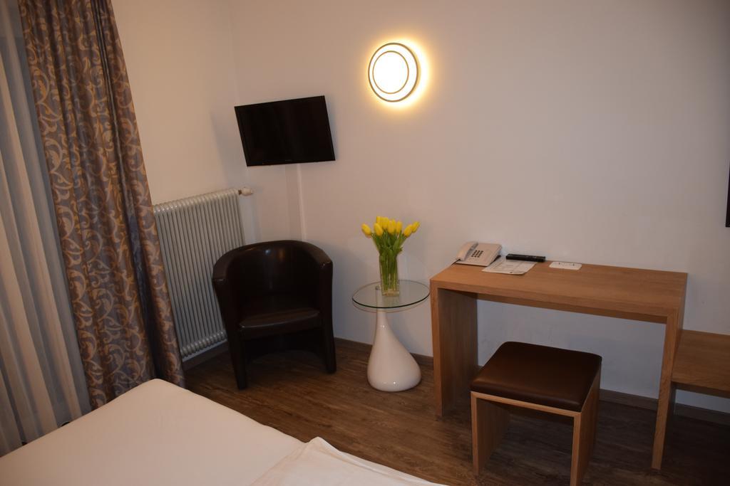Appartement-Hotel Gh Zum Goldenen Schiff Enns Habitación foto
