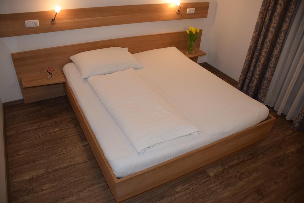 Appartement-Hotel Gh Zum Goldenen Schiff Enns Habitación foto