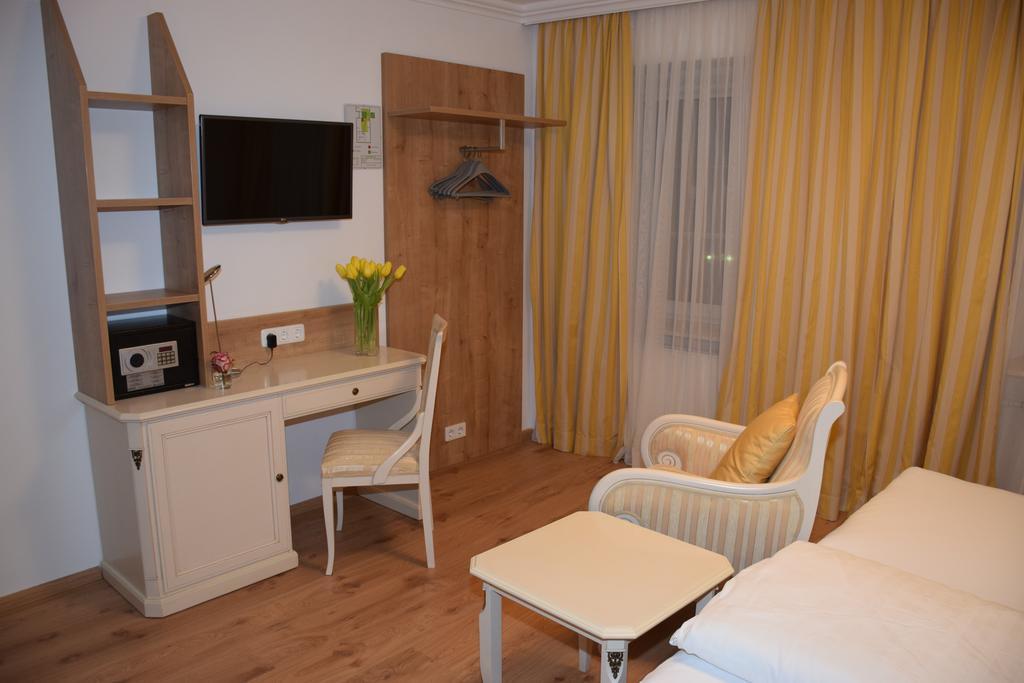 Appartement-Hotel Gh Zum Goldenen Schiff Enns Exterior foto